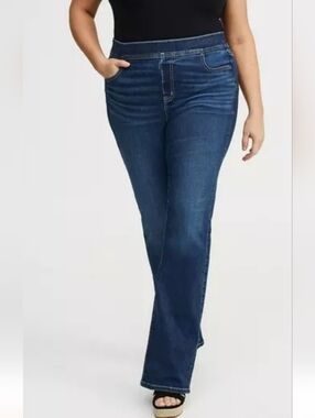 Torrid Pull On Lean Jean Slim Boot Super Soft Size 18 (2) Short